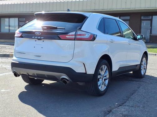 Star White Metallic Tri-Coat 2023 Ford Edge Titanium