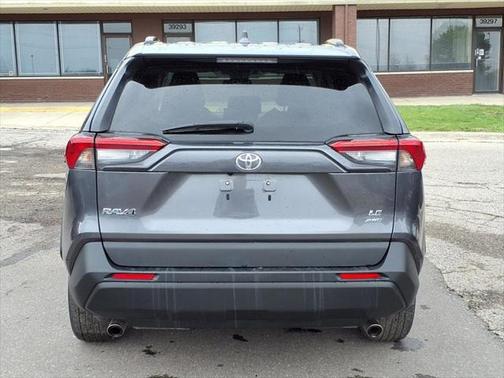 2021 Toyota RAV4 LE