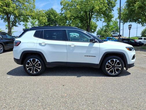 Bright White Clearcoat 2022 Jeep Compass Limited