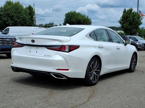 Eminent White Pearl 2024 Lexus ES 350 Base