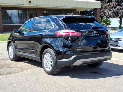 Agate Black Metallic 2023 Ford Edge SEL