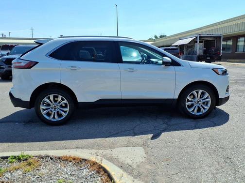 Star White Metallic Tri-Coat 2024 Ford Edge Titanium