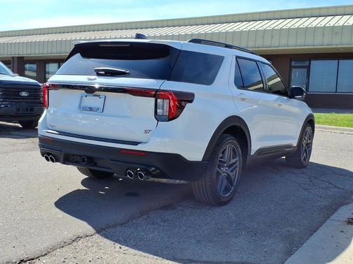 Star White Metallic Tri-Coat 2025 Ford Explorer ST
