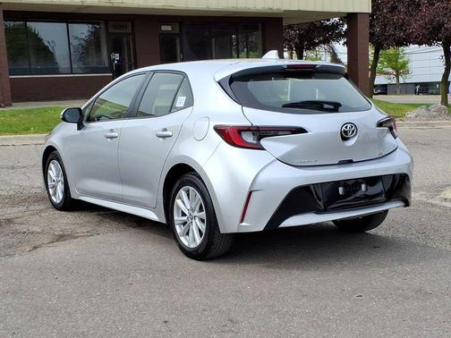 Classic Silver Metallic 2023 Toyota Corolla SE