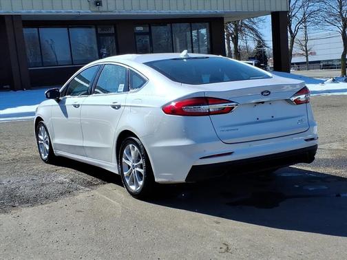 2020 Ford Fusion SE