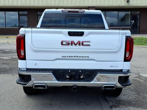 Summit White 2025 GMC Sierra 1500 SLT