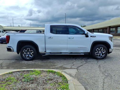 Summit White 2025 GMC Sierra 1500 SLT