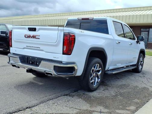 Summit White 2025 GMC Sierra 1500 SLT