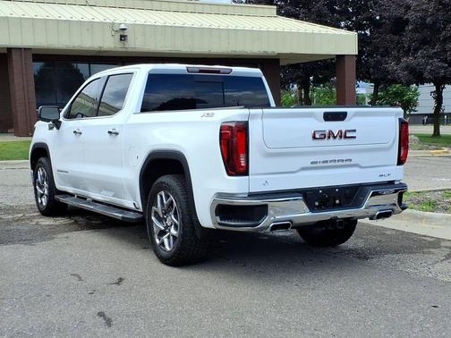 Summit White 2025 GMC Sierra 1500 SLT