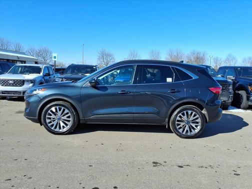 2022 Ford Escape Titanium