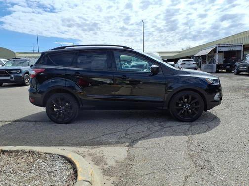 Shadow Black 2018 Ford Escape SE