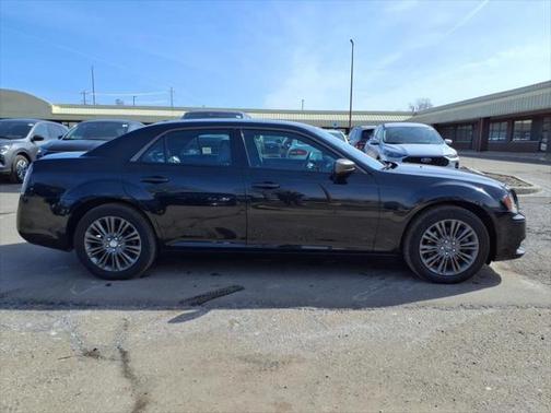 2014 Chrysler 300C John Varvatos Luxury