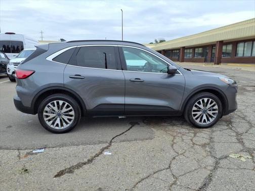 2022 Ford Escape Titanium