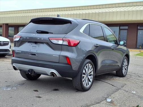 2022 Ford Escape Titanium