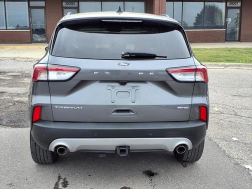 2022 Ford Escape Titanium