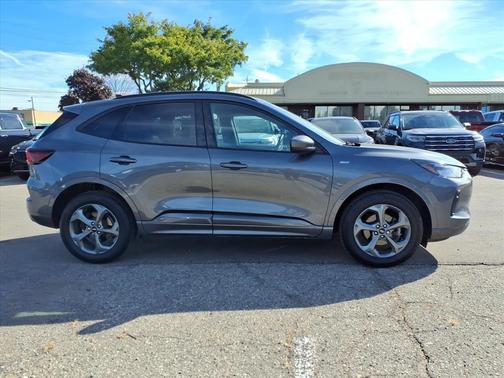 2023 Ford Escape ST-Line Select