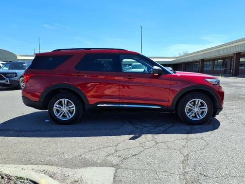 Rapid Red Metallic Tinted Clearcoat 2024 Ford Explorer XLT