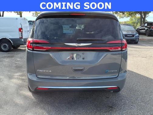 2022 Chrysler Pacifica Hybrid Touring L