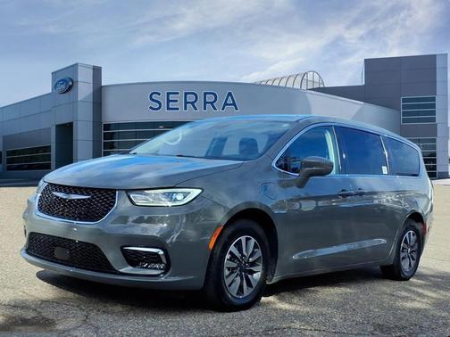 2022 Chrysler Pacifica Hybrid Touring L