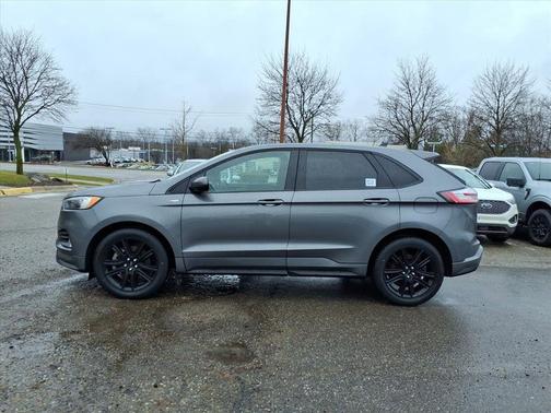 Carbonized Gray Metallic 2024 Ford Edge ST Line