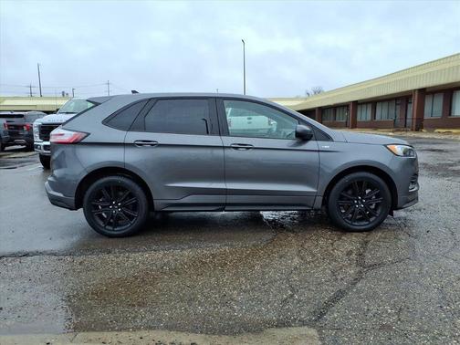 Carbonized Gray Metallic 2024 Ford Edge ST Line