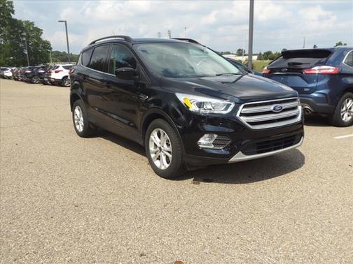 Photo 3 of 21 of 2019 Ford Escape SEL