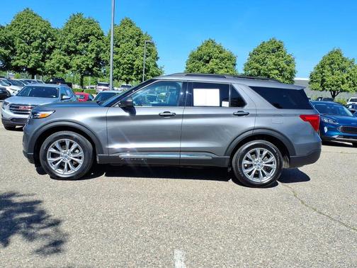 Carbonized Gray Metallic 2023 Ford Explorer XLT