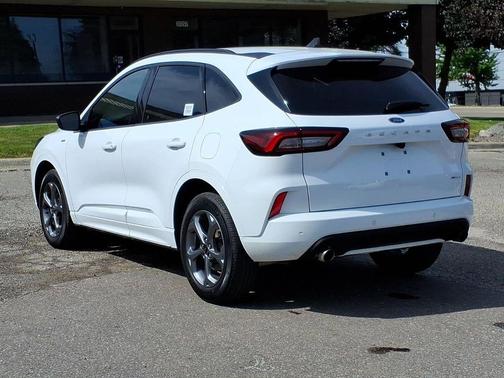 Oxford White 2023 Ford Escape ST-Line