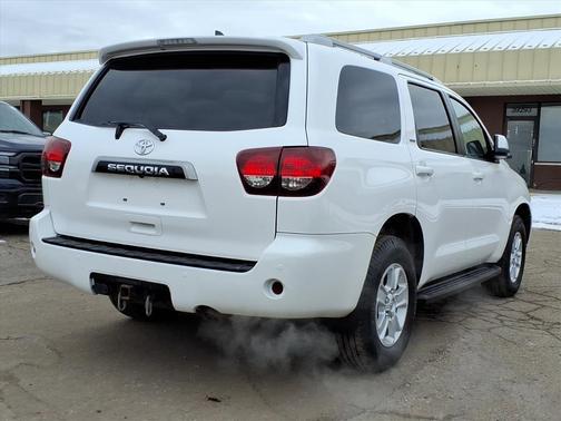 2021 Toyota Sequoia SR5