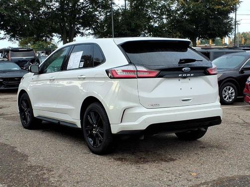Star White Metallic Tri-Coat 2024 Ford Edge ST Line