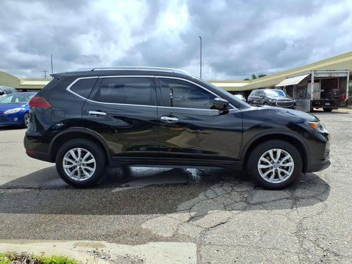 Magnetic Black Pearl 2020 Nissan Rogue SV