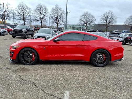2021 Ford Shelby GT500 Base
