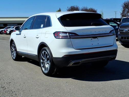 Pristine White Metallic Tri-Coat 2023 Lincoln Nautilus Reserve