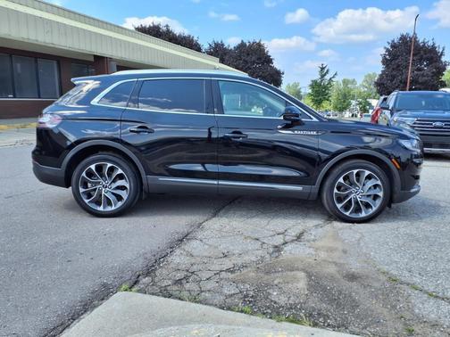 2022 Lincoln Nautilus Reserve