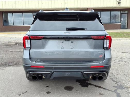 Carbonized Gray Metallic 2025 Ford Explorer ST