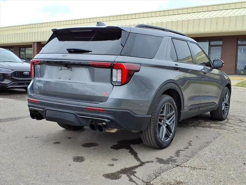 Carbonized Gray Metallic 2025 Ford Explorer ST