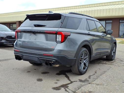 Carbonized Gray Metallic 2025 Ford Explorer ST