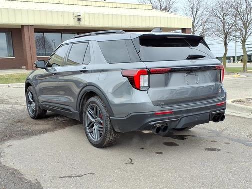 Carbonized Gray Metallic 2025 Ford Explorer ST