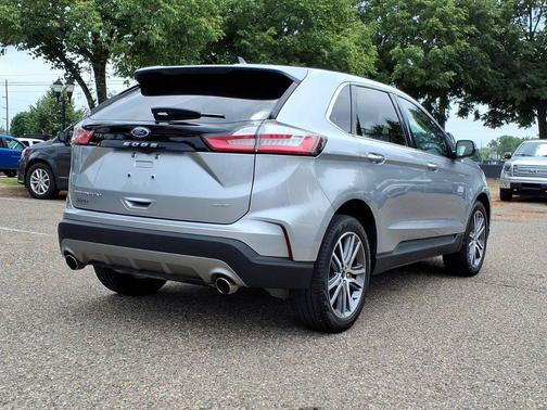 Iconic Silver Metallic 2024 Ford Edge Titanium