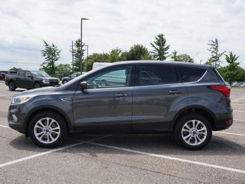 Magnetic Metallic 2019 Ford Escape SE
