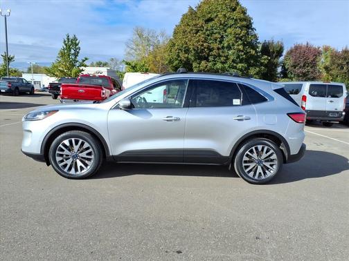 2020 Ford Escape Titanium