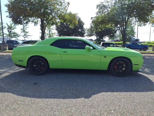 Sublime Pearl Coat 2015 Dodge Challenger SRT Hellcat