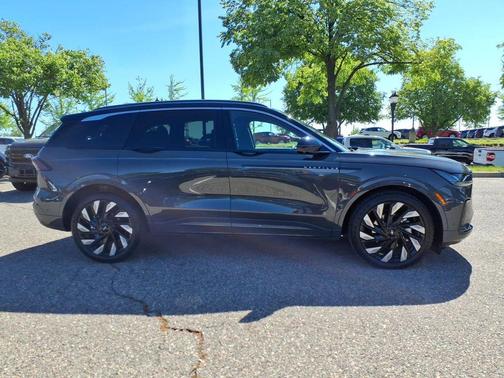 Chroma Caviar Dark Gray Metallic Clearcoat 2024 Lincoln Nautilus Black Label