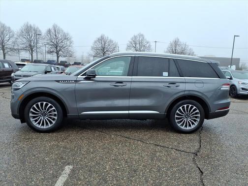 2023 Lincoln Aviator Standard AWD
