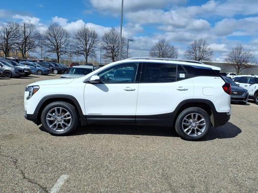 Summit White 2024 GMC Terrain SLT