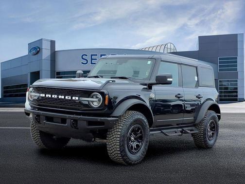 Shadow Black 2023 Ford Bronco Wildtrak