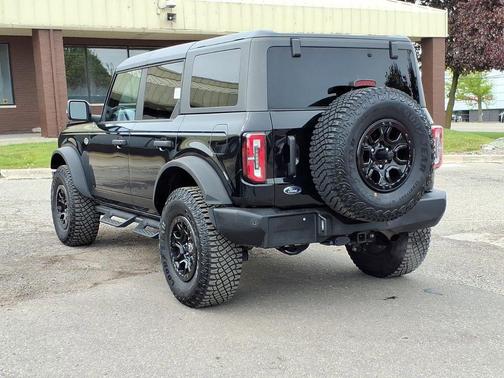Shadow Black 2023 Ford Bronco Wildtrak