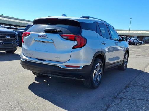 Quicksilver Metallic 2021 GMC Terrain SLT