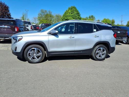 Quicksilver Metallic 2021 GMC Terrain SLT