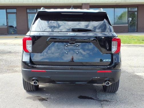 Agate Black Metallic 2023 Ford Explorer ST-Line